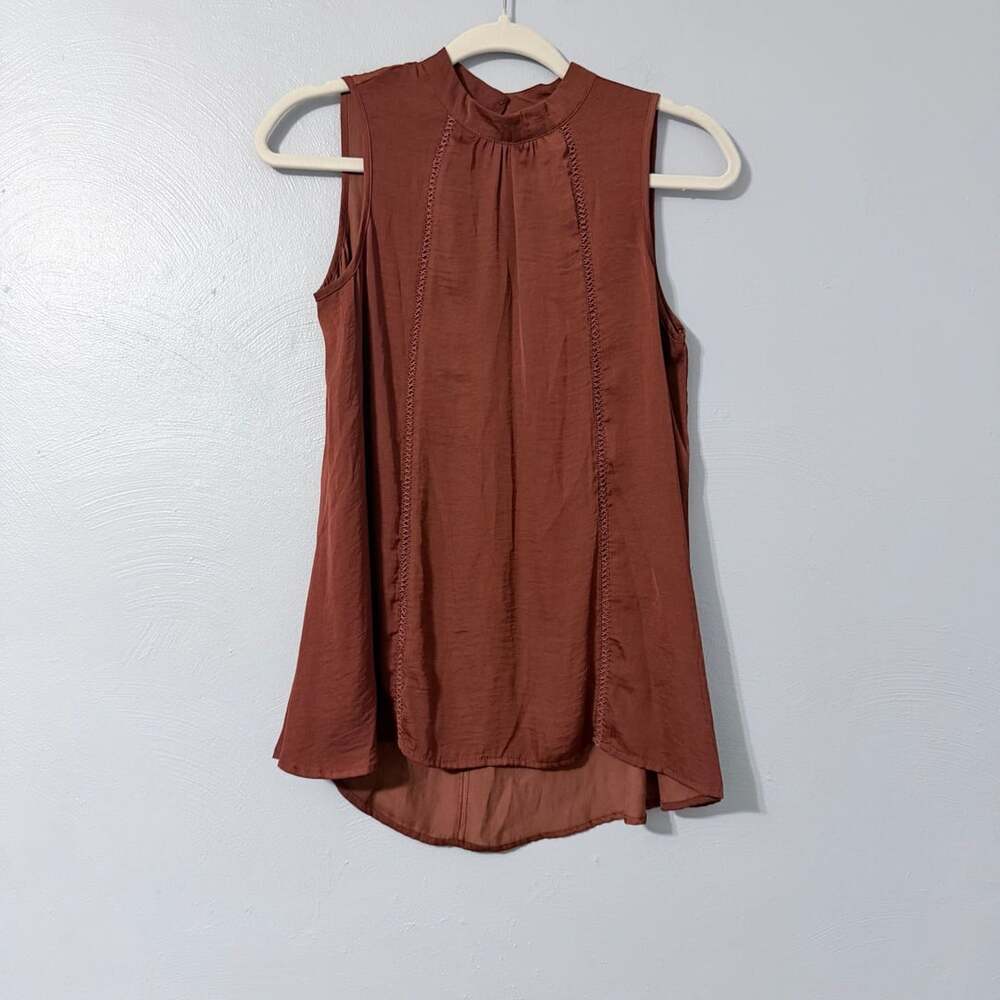 Mossimo Sleeveless Mock Neck Satin High-Low Tank Top rust Women’s M